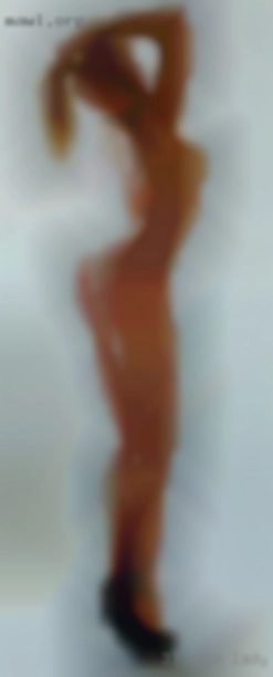 37 slim petite girl looking Lady Lake, Florida for fun.