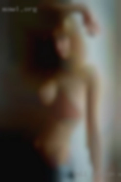 Tall person want sex partner well endowed and horny.